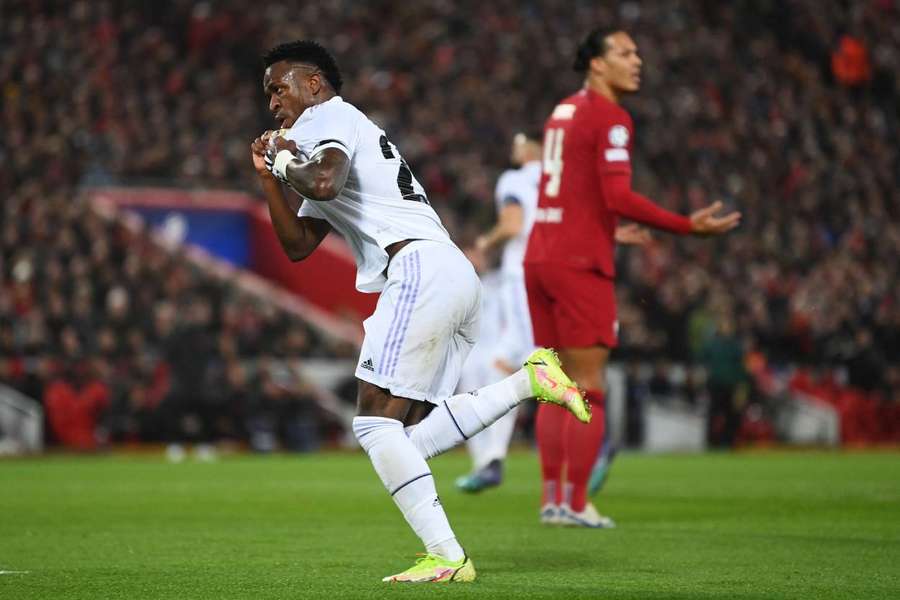 Vinícius se raduje z jednoho z gólů v síti Liverpoolu.