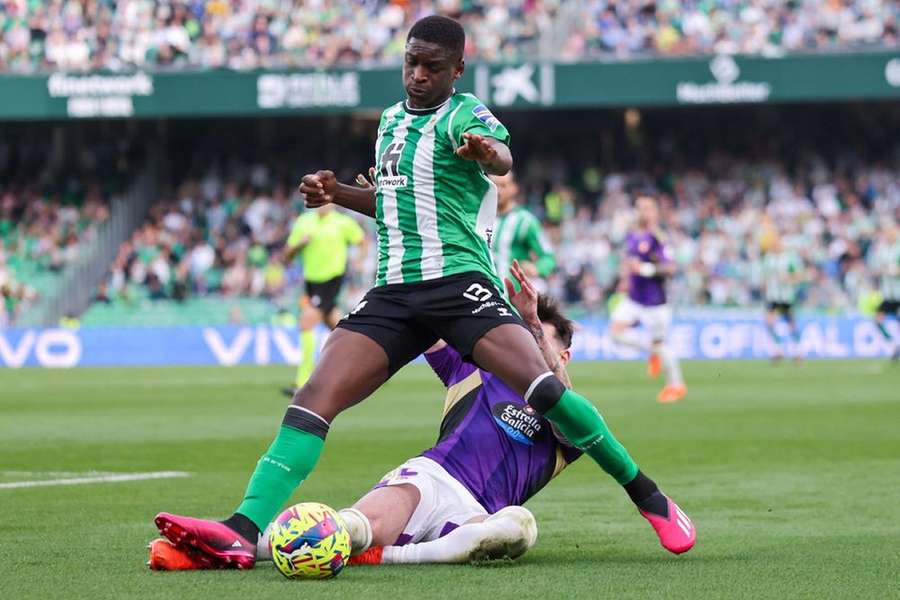 Qatar route emerges for Carvalho after Real Betis no-show