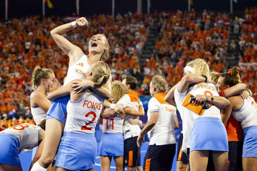 De hockeyvrouwen wonnen vrijdagavond goud na shoot-outs