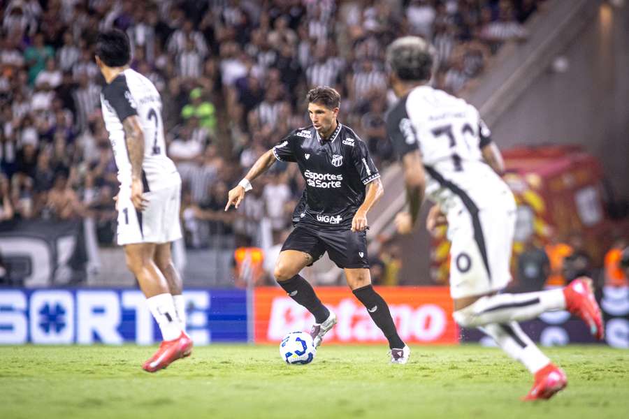 Partida foi escassa em lances de emoção