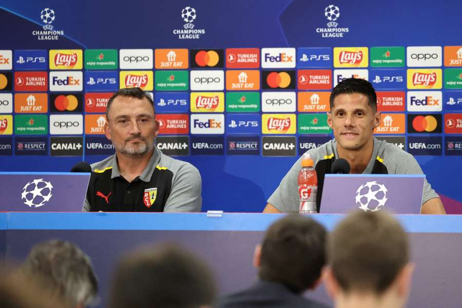 Franck Haise et Florian Sotoca en conférence de presse ce lundi.