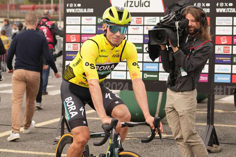 Roglic espera resarcirse del mal rato pasado en la Vuelta al País Vasco