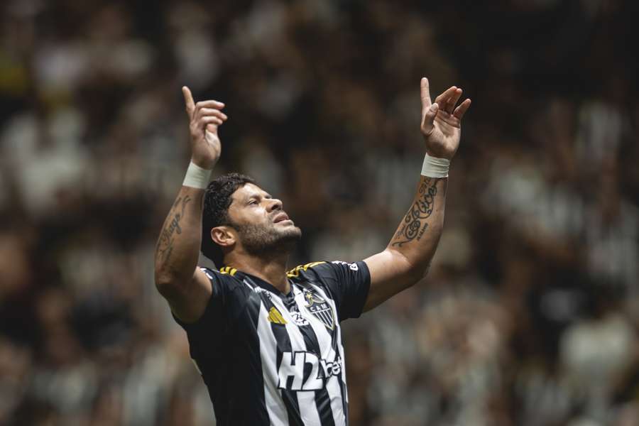 Hulk agradece aos céus após marcar para o Galo na semifinal da Sul-Americana Hulk agradece aos céus após marcar para o Galo na semifinal da Sul-Americana