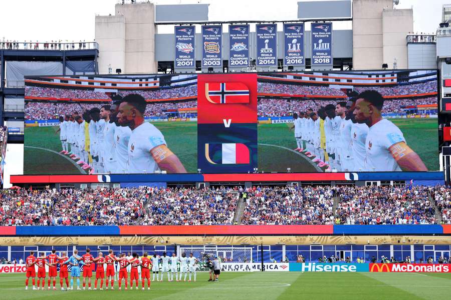 A lembrança dos títulos mundiais do Patriots enquanto a Copa acontece em Foxborough