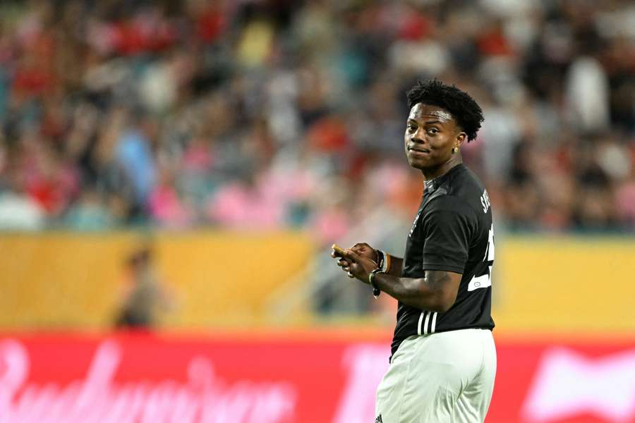 Darren Watkins Jr sur la pelouse du Hard Rock Stadium samed soir.