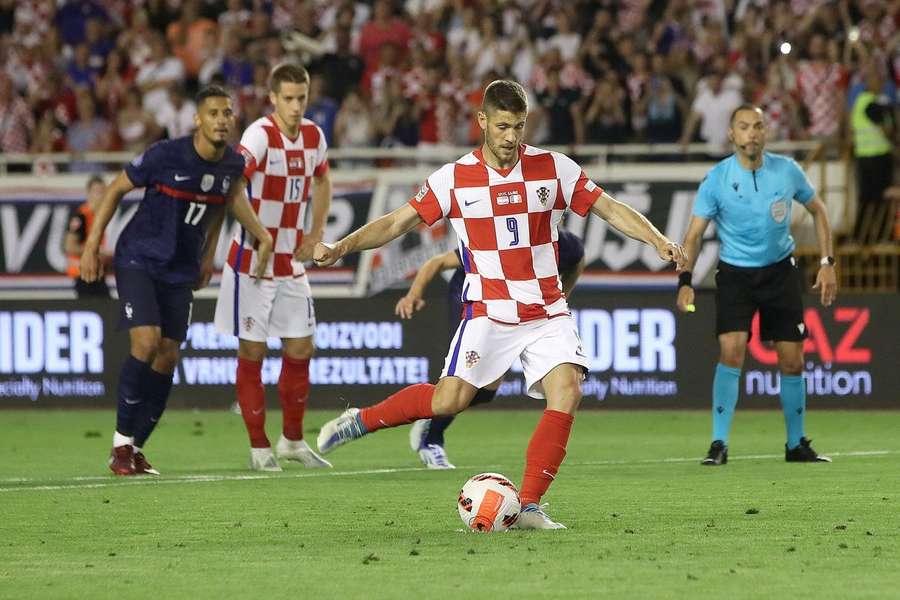 Kramarić ainda não se firmou como centroavante titular da Croácia
