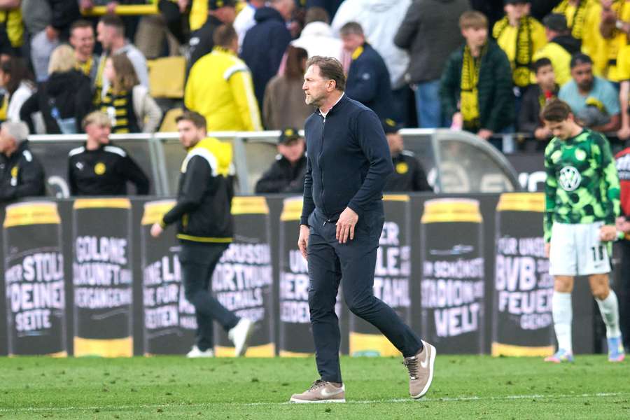 Hasenhüttl muss um seine Zukunft bangen Hasenhüttl muss um seine Zukunft bangen