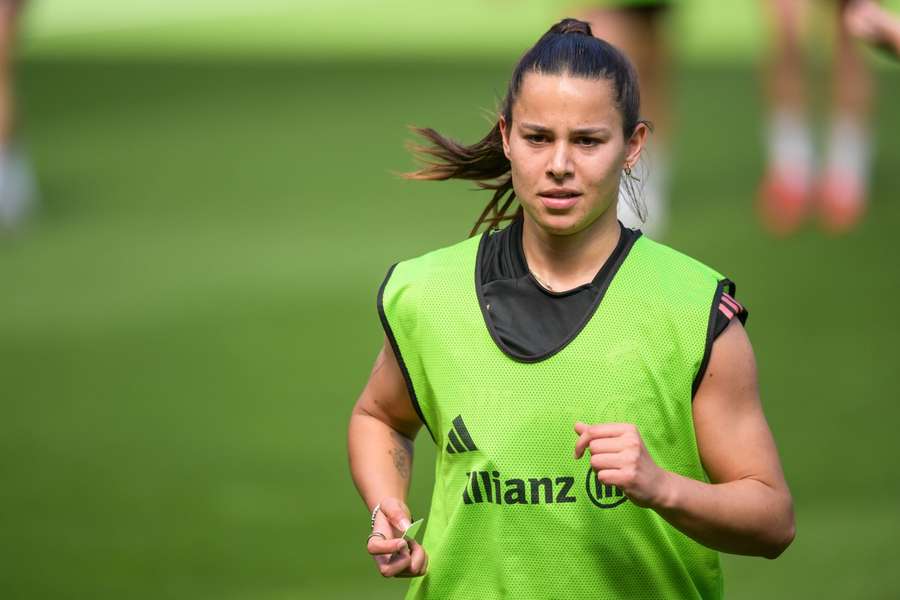 Lena Oberdorf kehrt in der Saison 2025/2026 auf den Platz zurück.