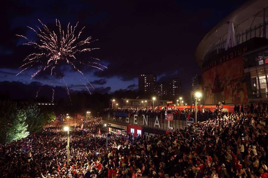 La festa dei tifosi dell'Arsenal