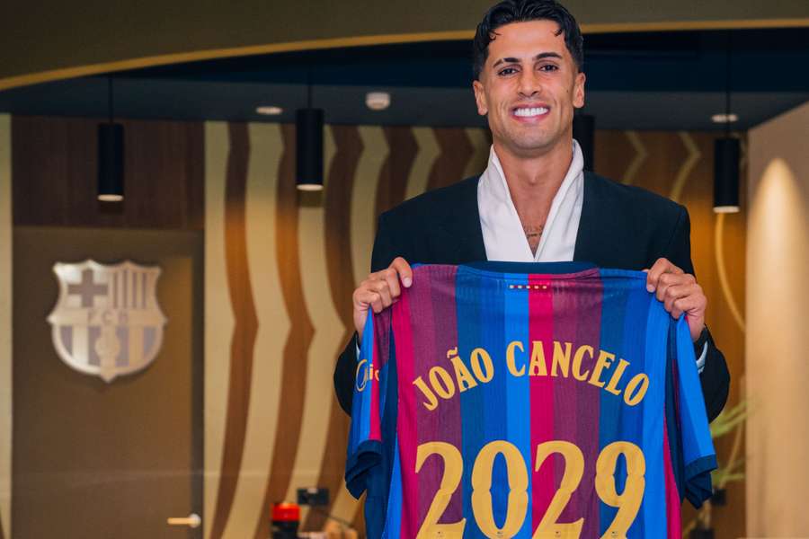 Cancelo inicia sua 3ª passagem pela Catalunha