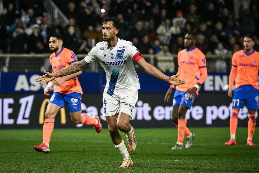 Marseille est tombé à l'Abbé-Deschamps ce samedi contre une équipe d'Auxerre combative et entreprenante. 