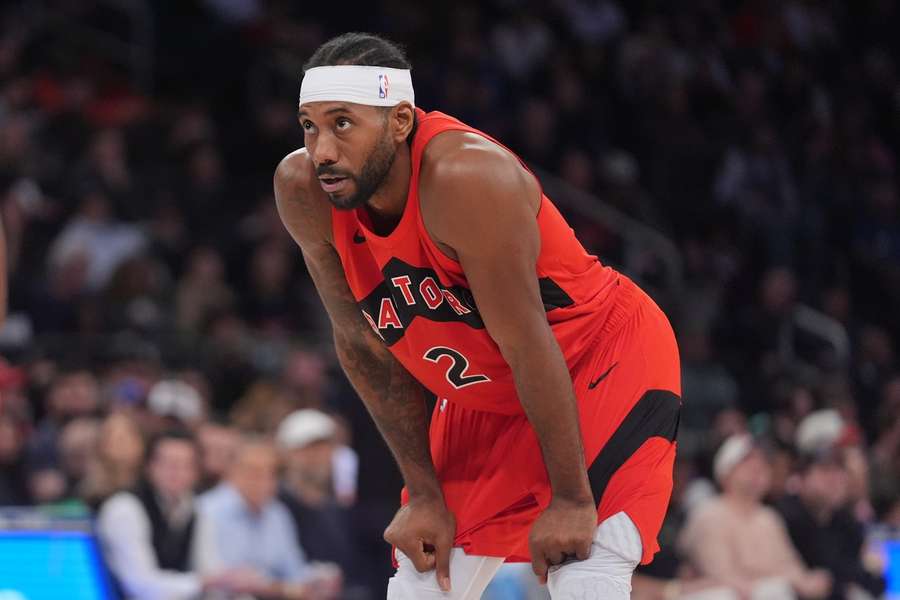 Kawhi Leonard laboriert an einer Knieverletzung. Kawhi Leonard laboriert an einer Knieverletzung.