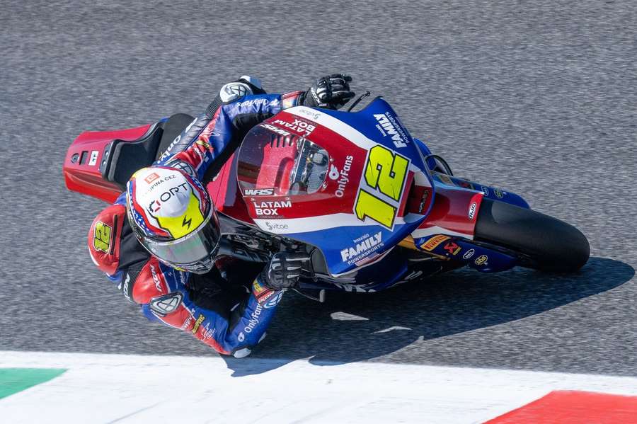 Salač po startu z druhého místa skončil v Moto2 v Itálii pátý