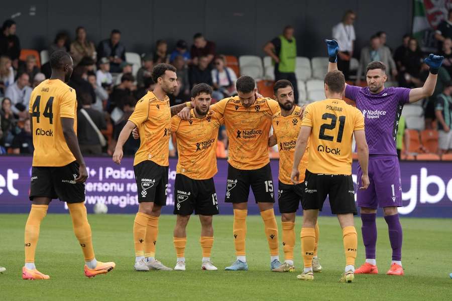 Jablonec postoupil do play off Konferenční ligy. Jablonec postoupil do play off Konferenční ligy.