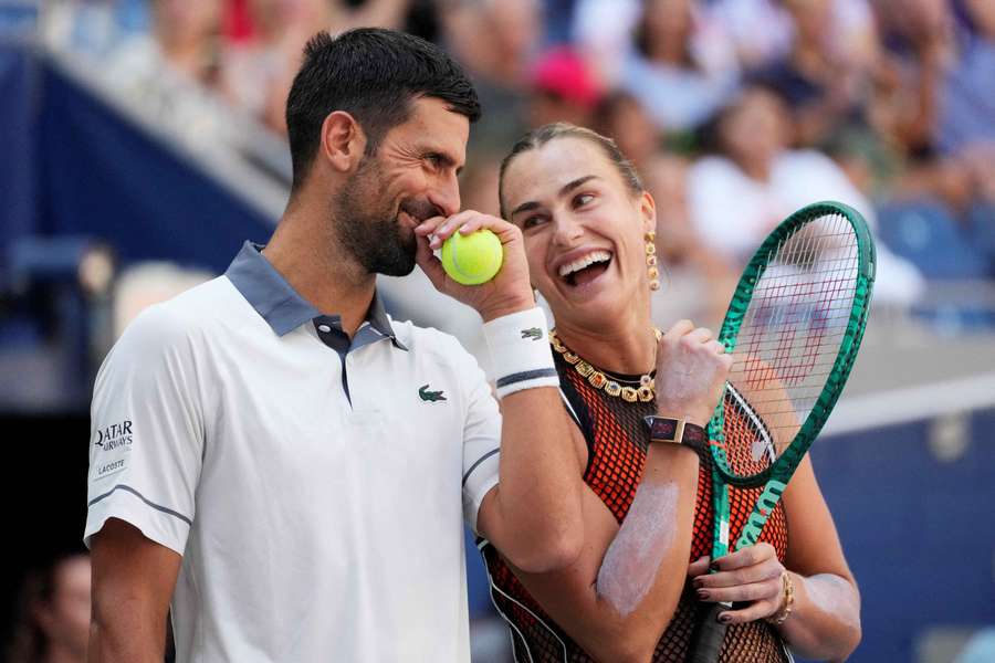 Djokovic e Sabalenka se divertiram apesar da derrota