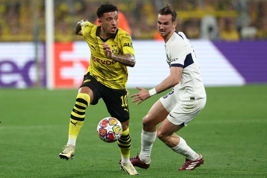 Jadon Sancho contre Fabian Ruiz.