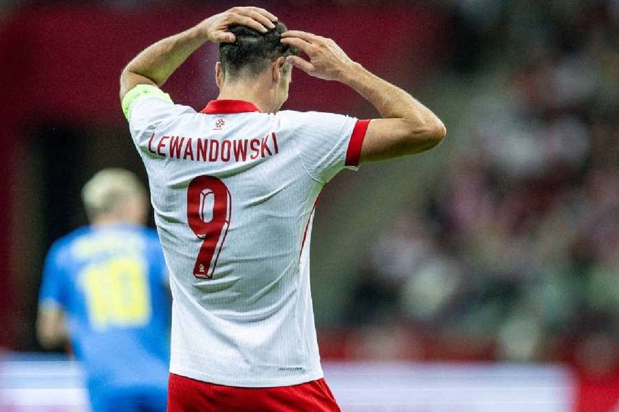 Lewandowski se lesionou no primeiro tempo de amistoso contra a Turquia