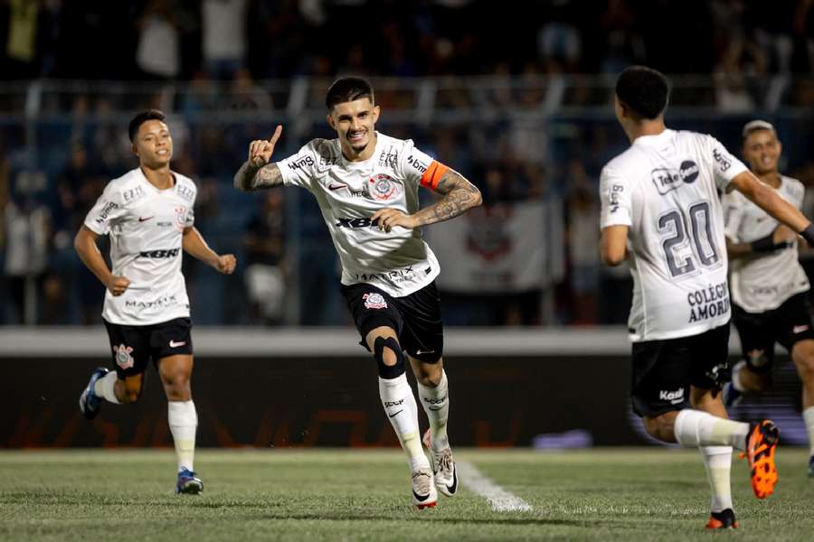 Corinthians passou pelo América-MG nas quartas da Copinha