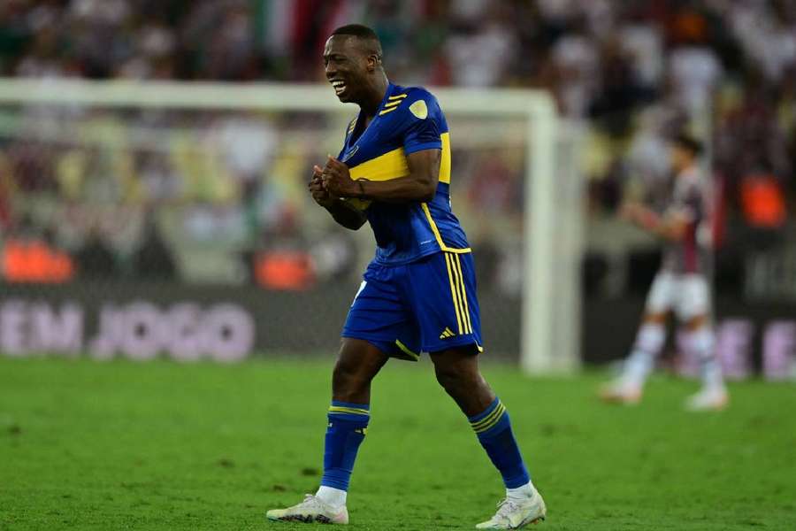 Advincula fez o gol de empate para o Boca no segundo tempo