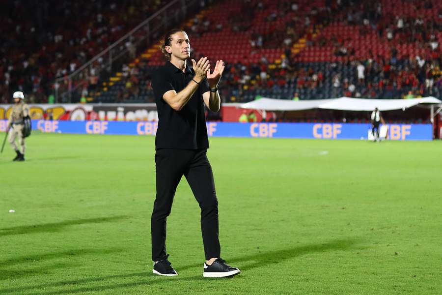 Filipe Luís saiu feliz de Salvador