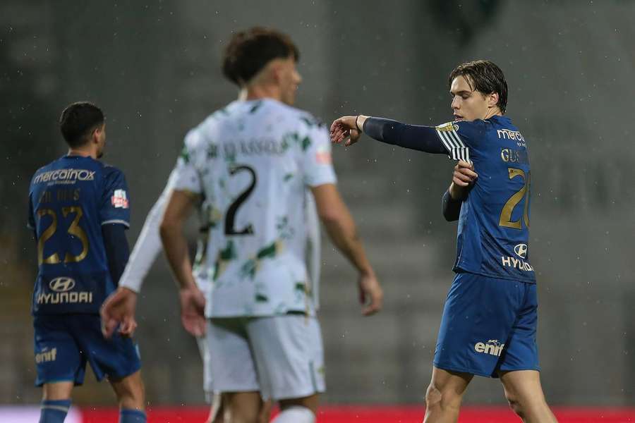 Gustavo Sá tem interessados em Itália Gustavo Sá tem interessados em Itália