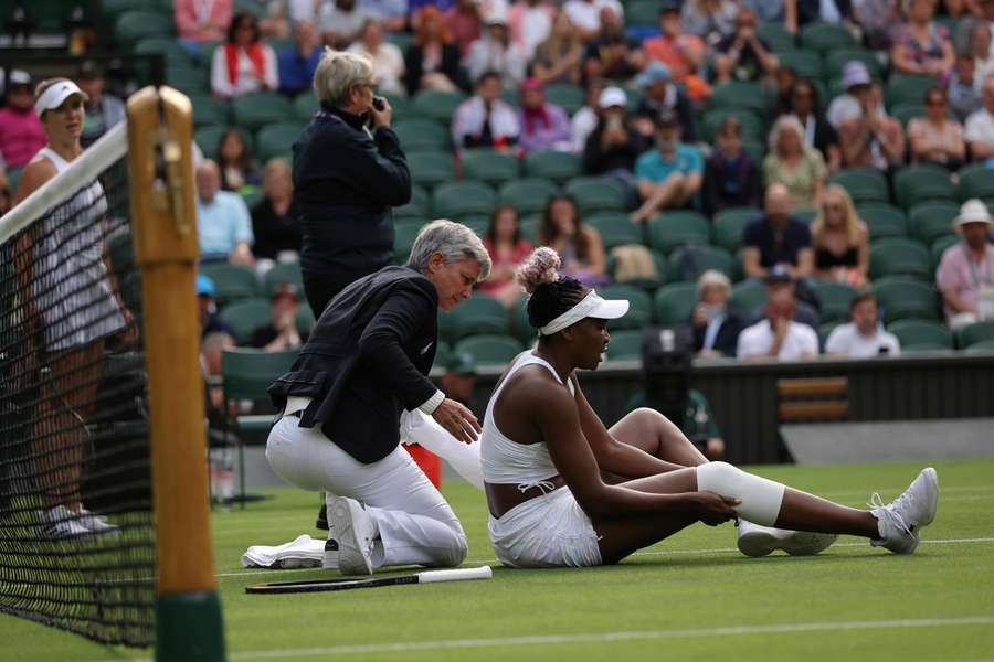 Venus Williams a părăsit turneul de la Wimbledon din primul tur