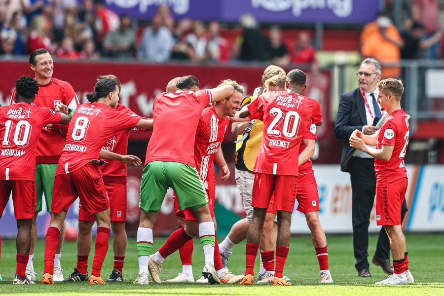 FC Twente gaat vol vertrouwen de play-offs om Europees voetbal tegen sc Heerenveen in