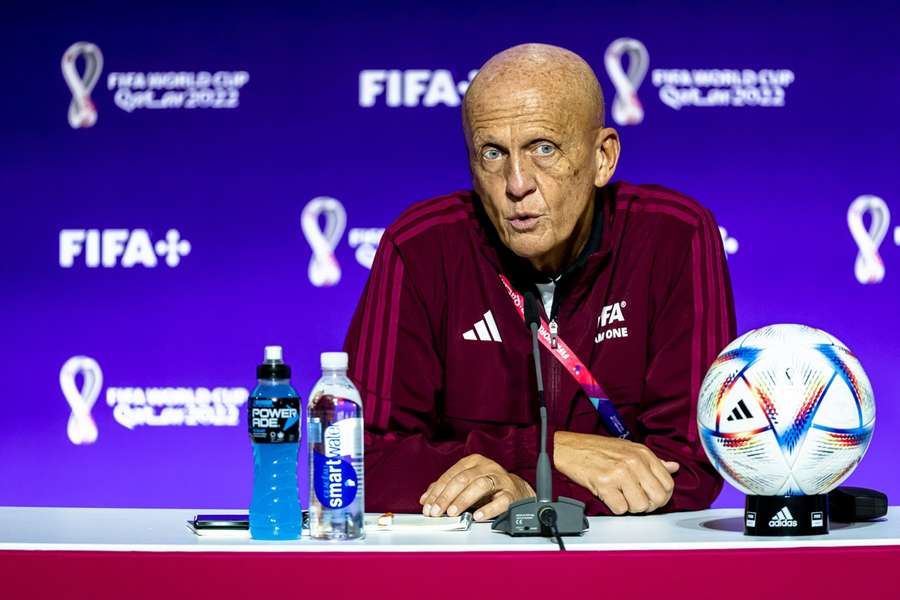 Pierluigi Collina (62 ani) a fost desemnat de 6 ori consecutiv "cel mai bun arbitru al anului" de FIFA