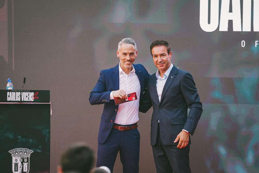 Carlos Vicens é o primeiro treinador estrangeiro contratado por António Salvador