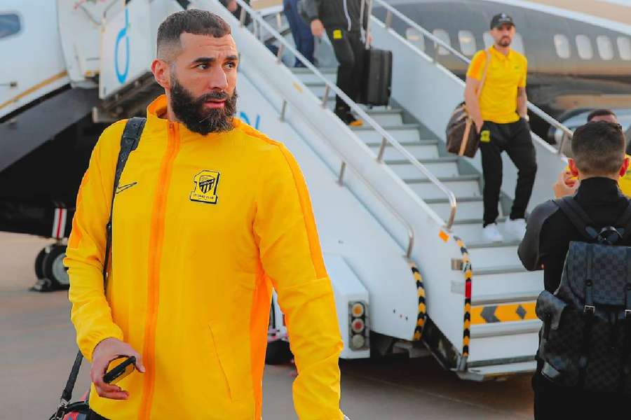 Benzema no desembarque do Al-Ittihad