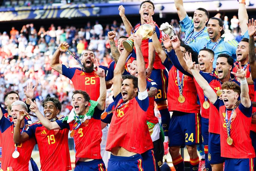 Spania sărbătorește victoria în finala Cupei Mondiale Spania sărbătorește victoria în finala Cupei Mondiale