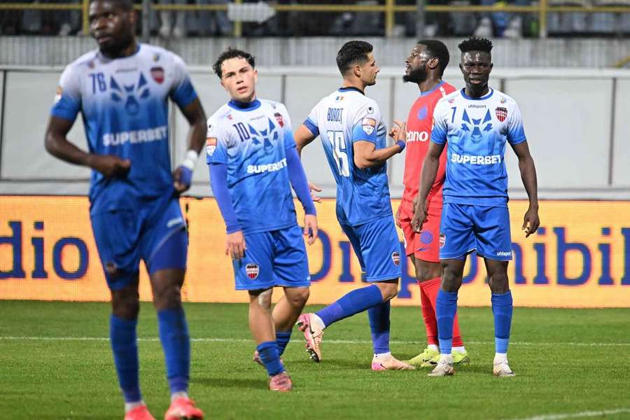 Gloria Bistrița la o partidă cu FCSB în 2025 Gloria Bistrița la o partidă cu FCSB în 2025