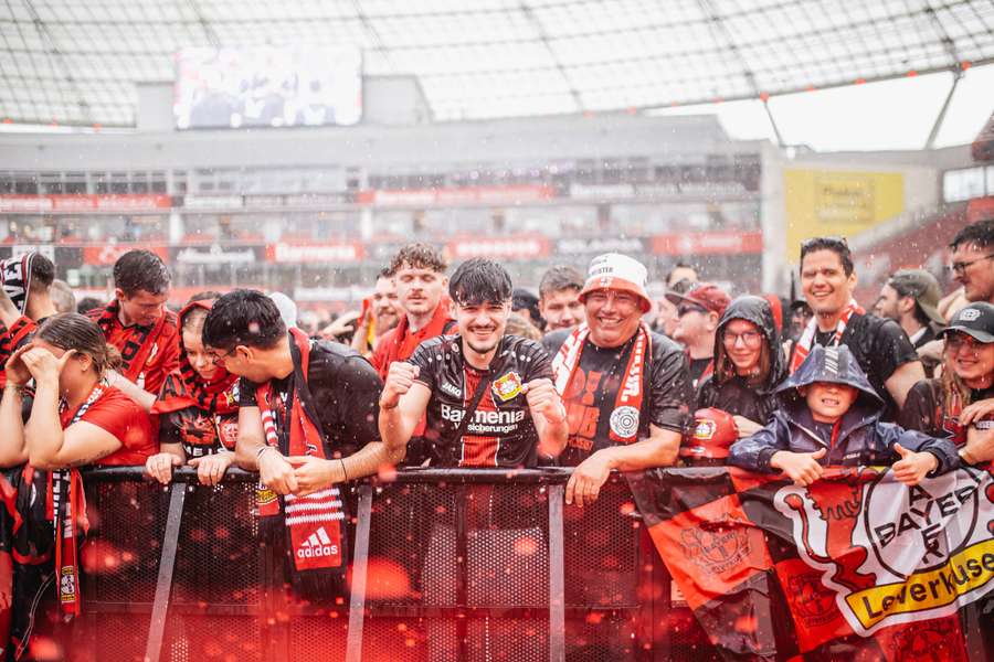 Bayer Leverkusen reist met zo'n 2500 supporters af naar Rotterdam.