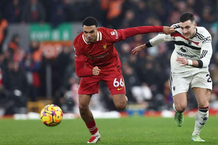 Alexander-Arnold foi várias vezes ultrapassado