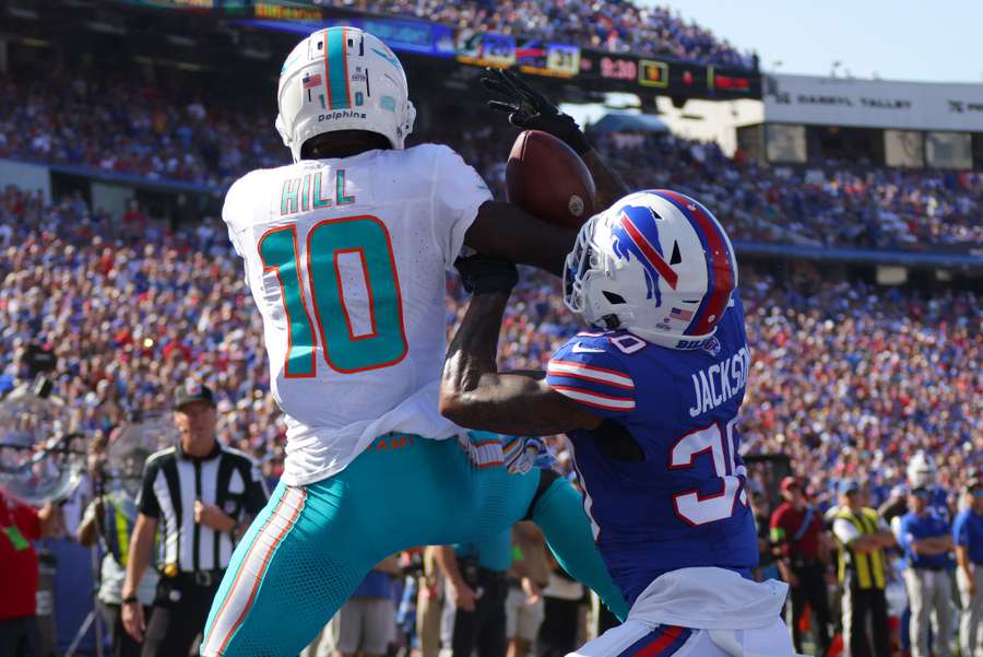 A defesa dos Bills parou o potente ataque dos Dolphins