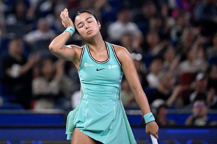 Alexandra Eala struggled against Shi