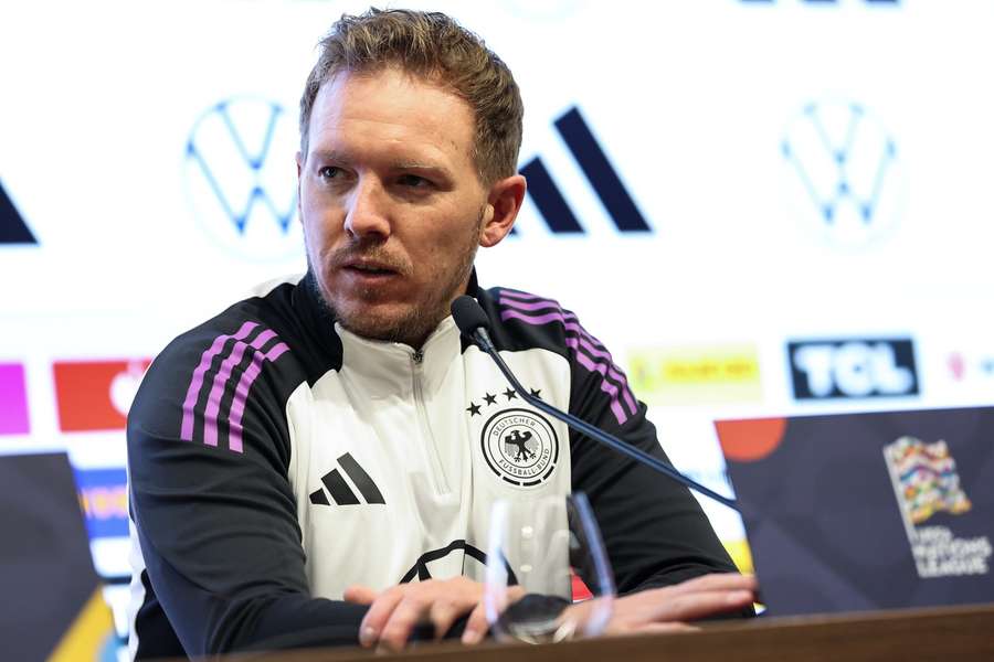 Nagelsmann tijdens de persconferentie op maandag