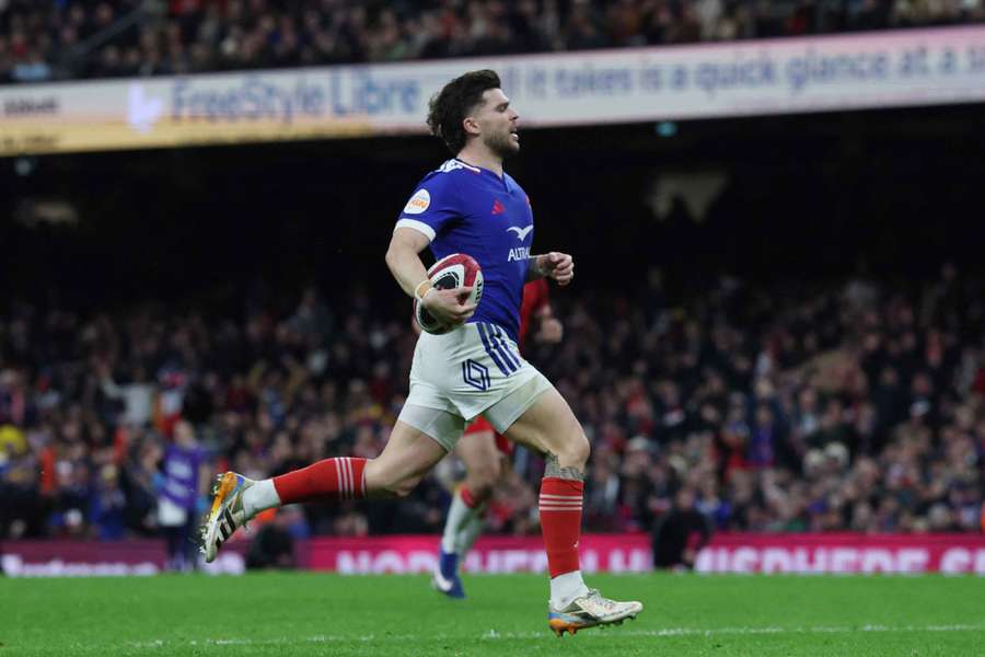 France's Matthieu Jalibert scores their fourth try France's Matthieu Jalibert scores their fourth try