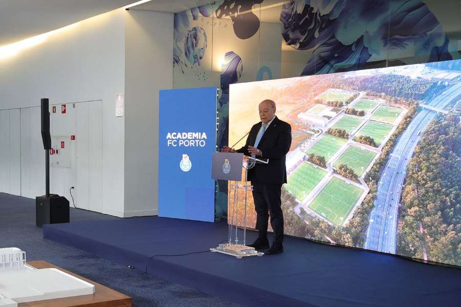 Pinto da Costa na apresentação da Academia FC Porto