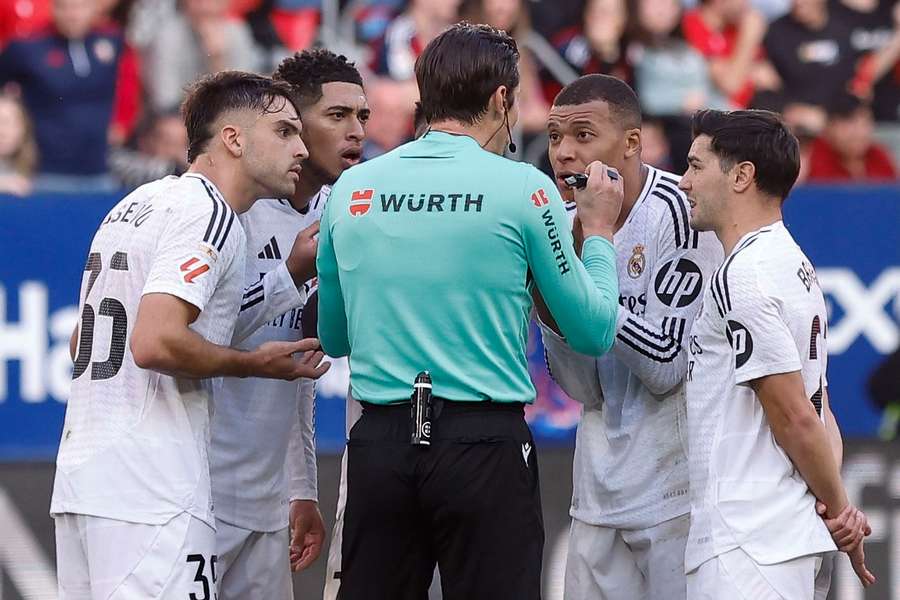 Real Madrid na pôde Osasuny iba remizoval.