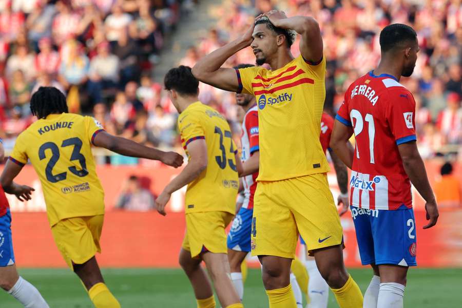 Ronald Araujo reacționează în timpul meciului de fotbal din campionatul Spaniei dintre Girona FC și FC Barcelona
