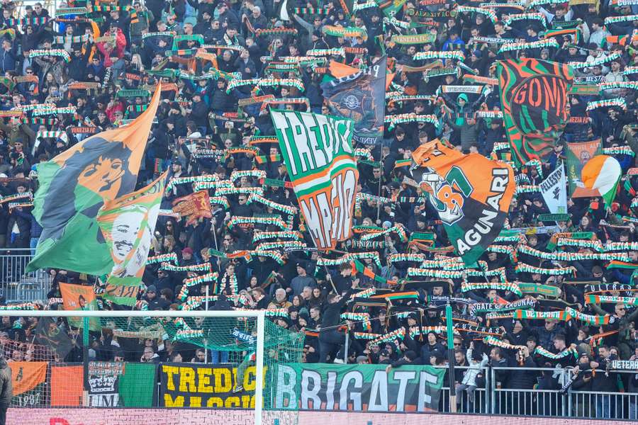 I tifosi del Venezia sono pronti a festeggiare il ritorno in paradiso