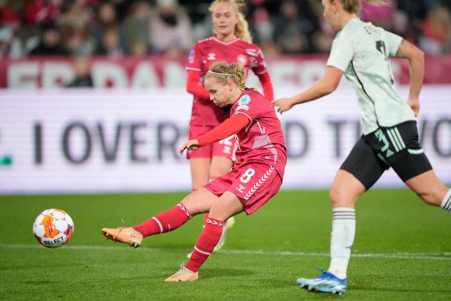 OL-drøm lever for danske fodboldkvinder efter ny sejr over Wales