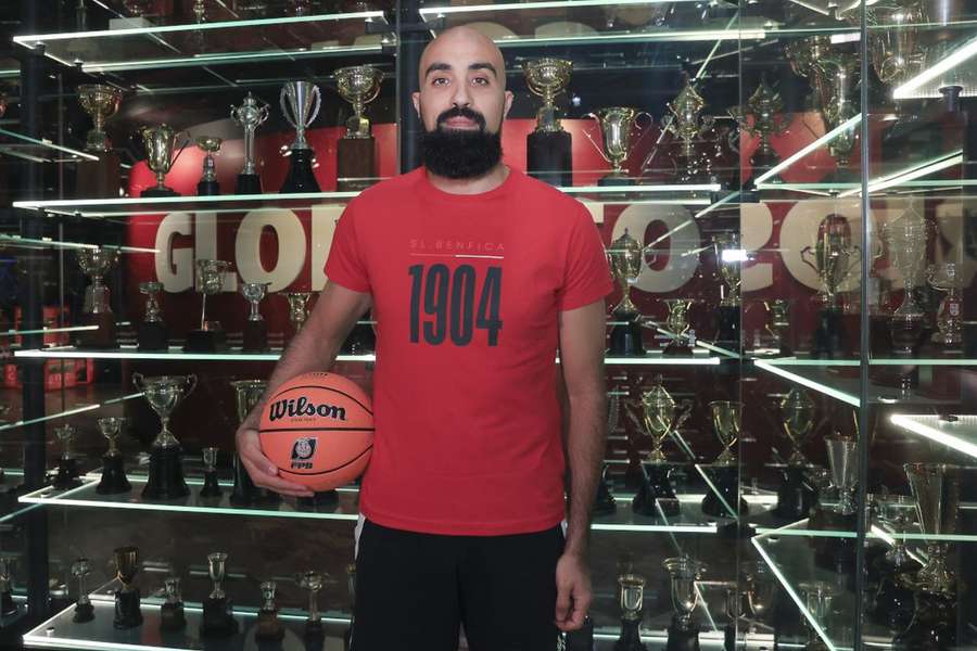 Makram Ben Romdhane renovou com o Benfica até 2026