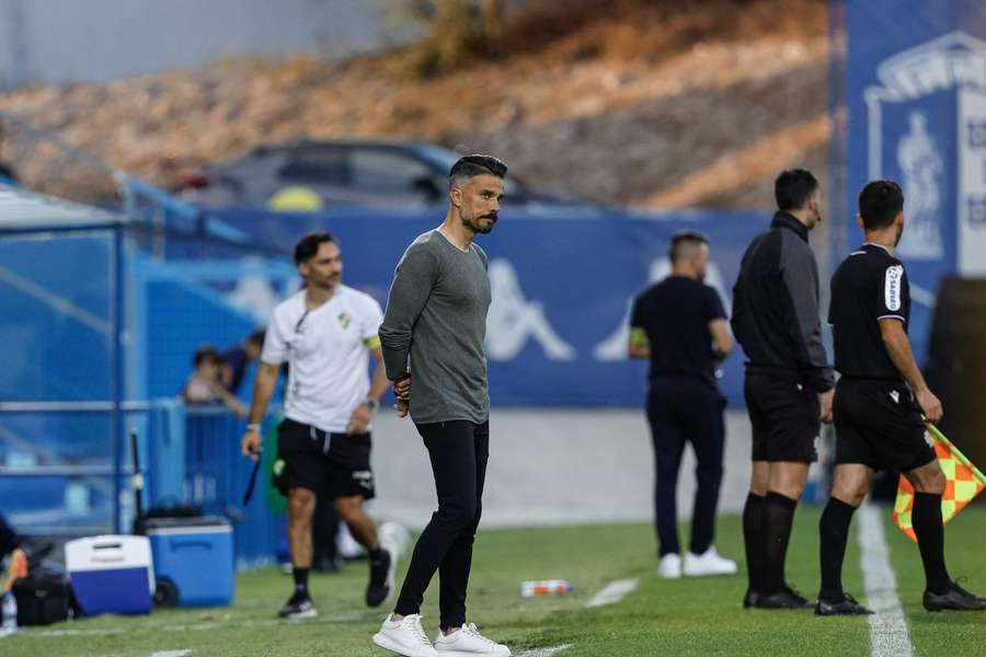Rúben de la Barrera venceu apenas sete jogos como treinador do Vizela Rúben de la Barrera venceu apenas sete jogos como treinador do Vizela