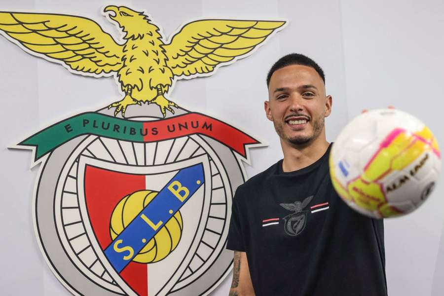 André Correia apresentado no Benfica