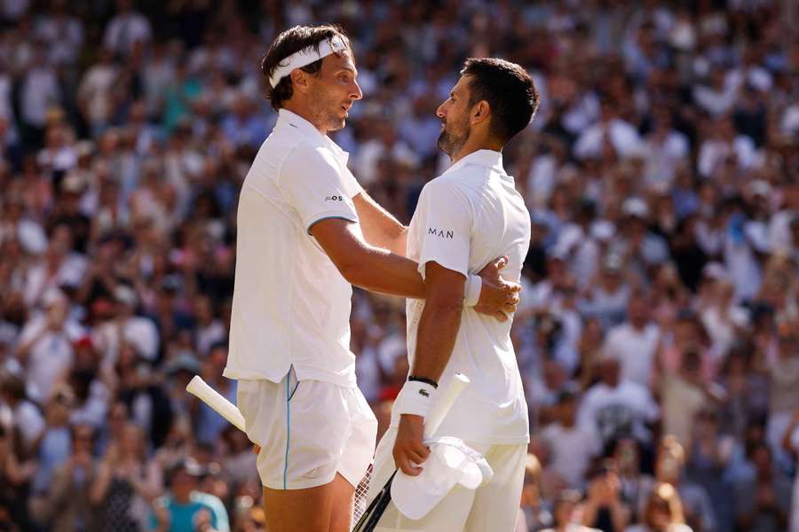 Arthur Rinderknech com Novak Djokovic Arthur Rinderknech com Novak Djokovic