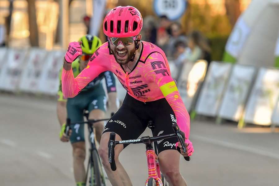 Carr wint de koninginnenrit in de Ronde van de Alpen