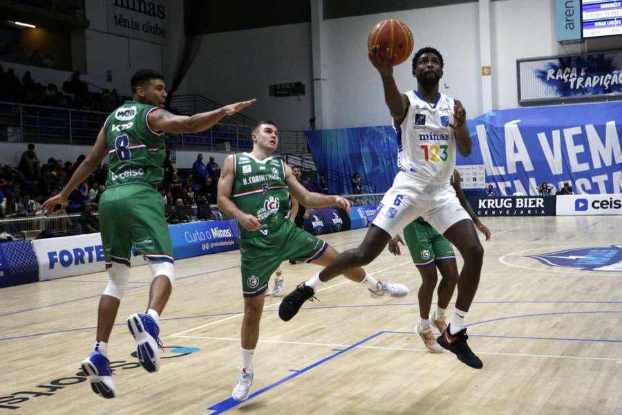 O NBB conta com transmissões de mais de 250 jogos durante sua temporada