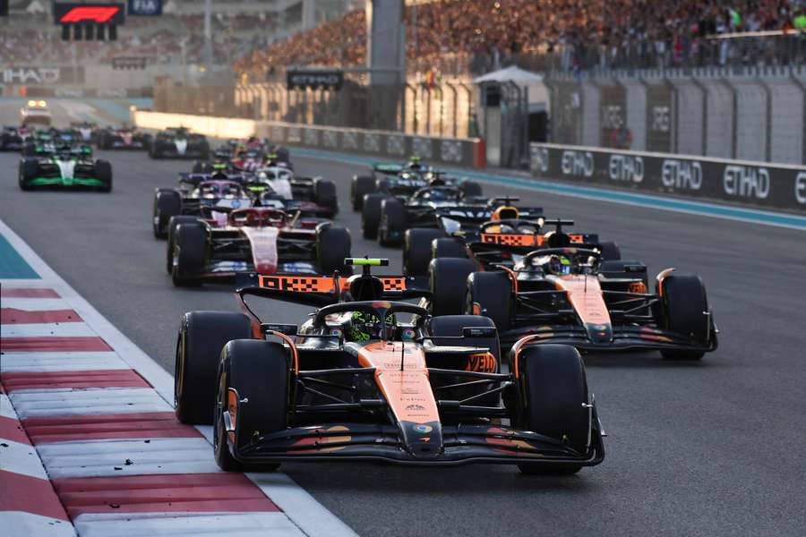 McLaren získal prvý Pohár konštruktérov od roku 1998.